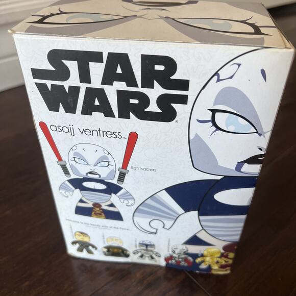 Star Wars Mighty Muggs Asajj Ventress Vinyl Action Figure Hasbro Sealed - Picture 4 of 6